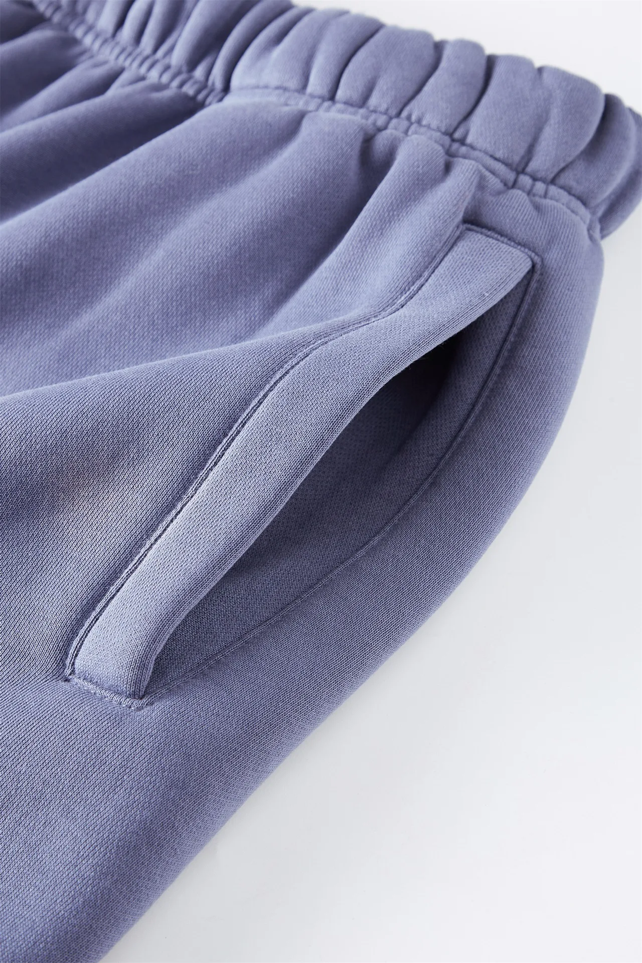 Gewassen paardenstaart gradient enkelstrik sweatpants. Ultiem comfort en stijl voor dagelijks gebruik. Zachte stof en perfecte pasvorm. — foto 8