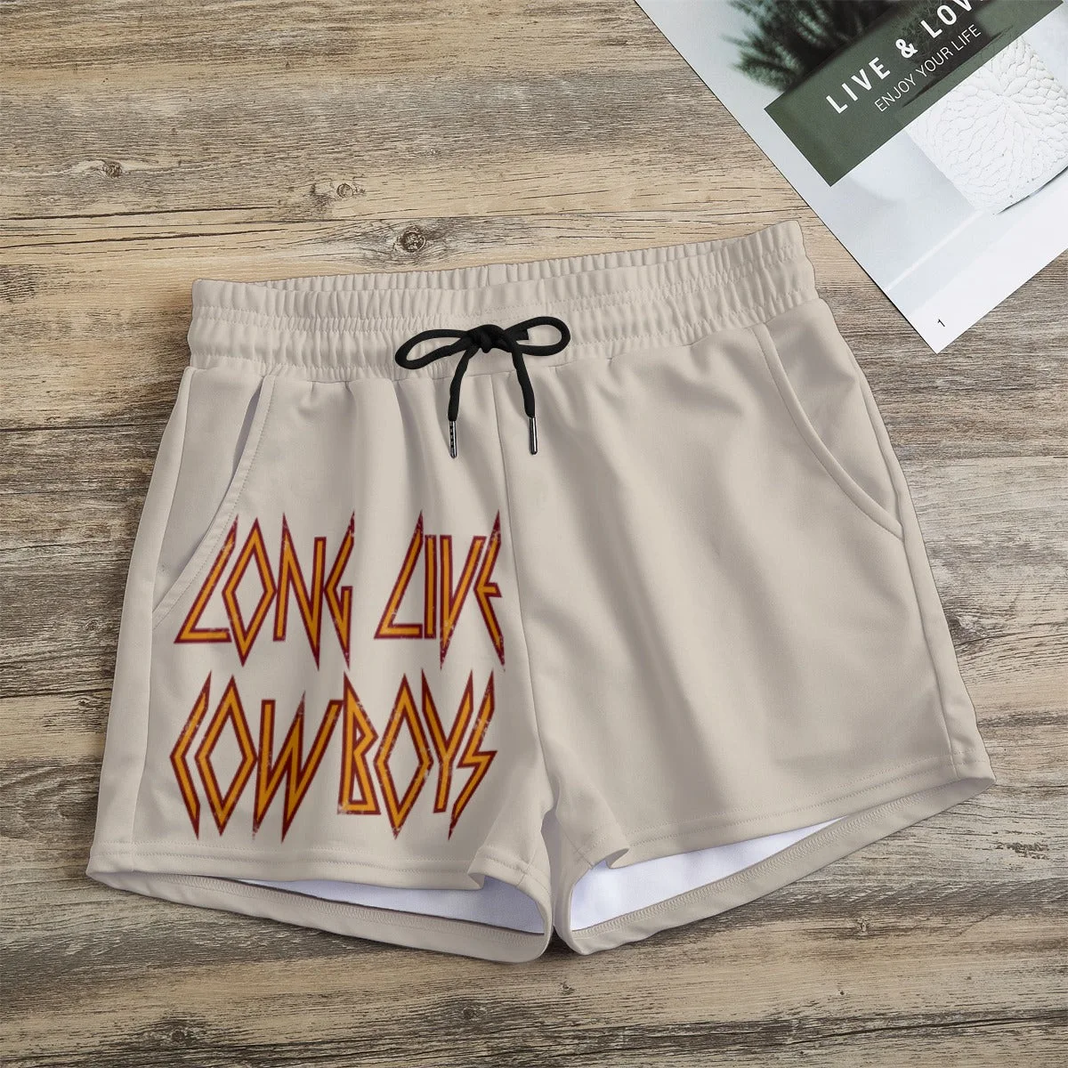 Title 2, Casual shorts with printed pockets on both side...