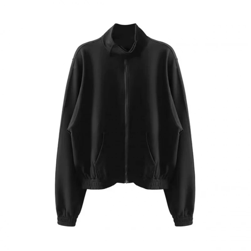 Terno coreano casual com ombros acolchoados, gola alta e calças casuais. Conforto e estilo para o dia a dia, look moderno. — foto 2