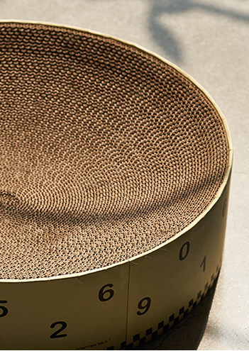 Title 7, Design cat scratch board litter is wear-resista...