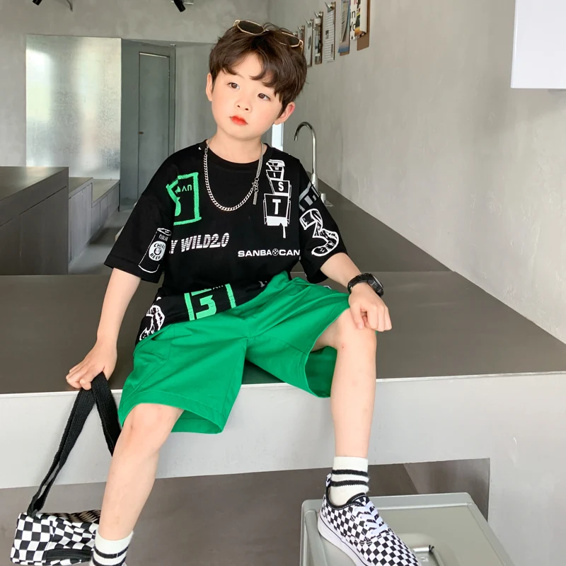 Conjunto casual de duas peças para crianças médias e grandes. Conforto e estilo em um traje versátil, perfeito para brincar, passear e aproveitar o dia a dia. — foto 4