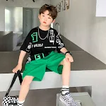 Conjunto casual de duas peças para crianças médias e grandes. Conforto e estilo em um traje versátil, perfeito para brincar, passear e aproveitar o dia a dia. — foto 4