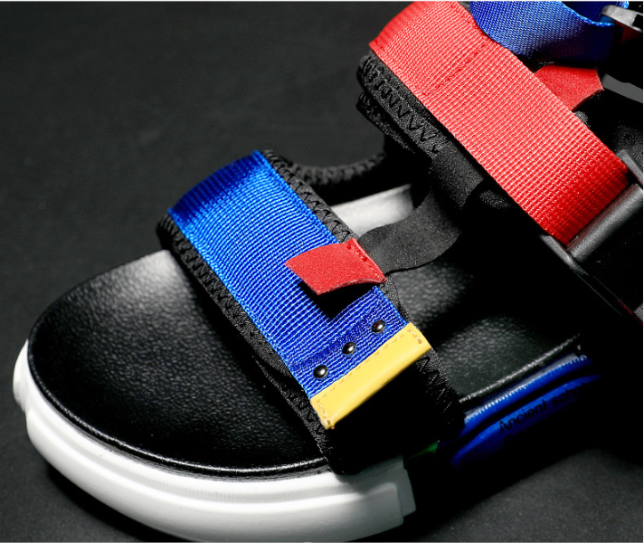 Summer sports beach sandals for men and women. Lightweight, comfortable sandals perfect for the beach, water activities, — photo 5