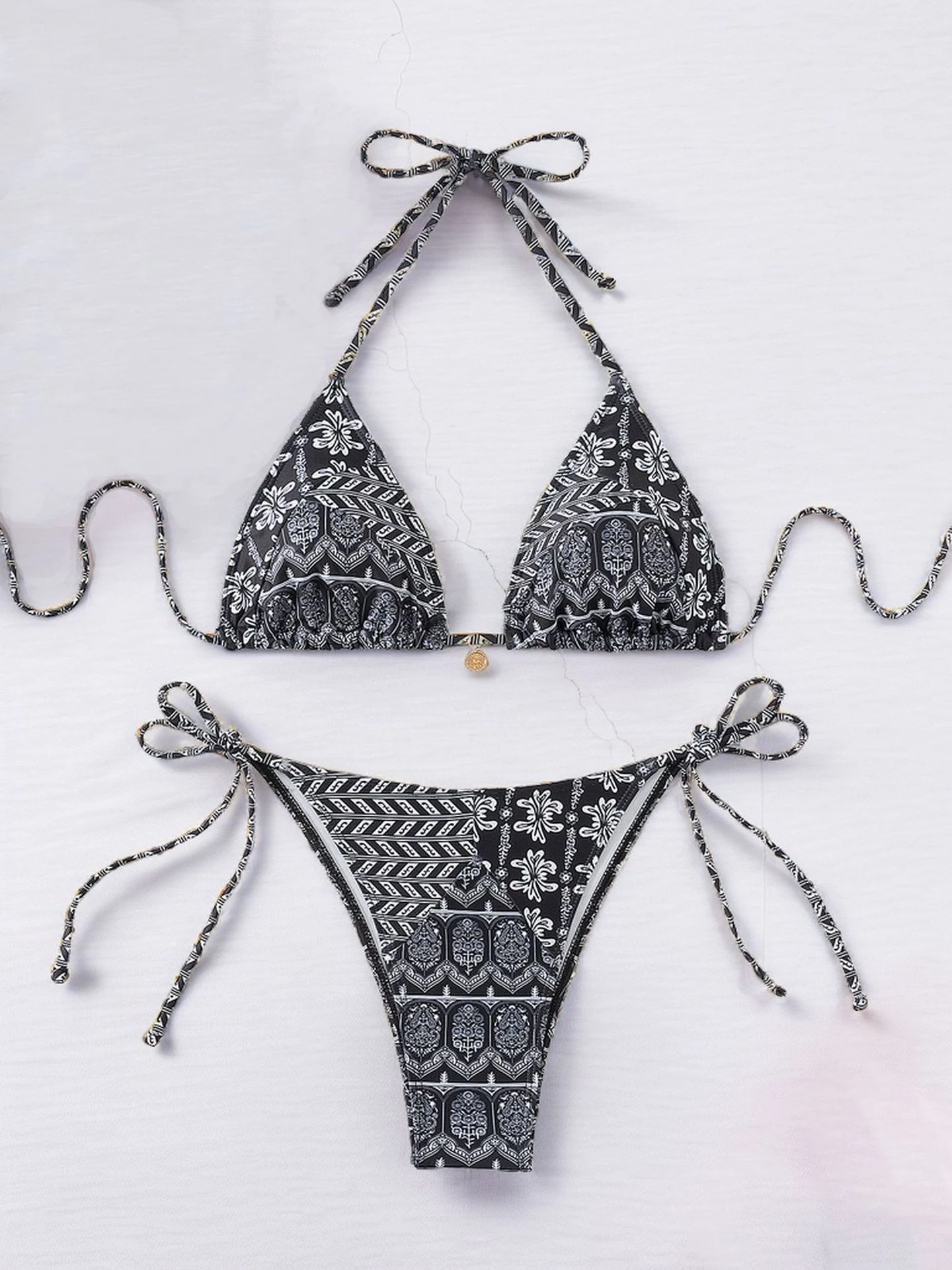 Dames bikini split met print en vetersluiting. De perfecte zwemkleding voor strand en zwembad. Stijlvol design en optimaal draagcomfort. Ideaal voor de zomer. — foto 11