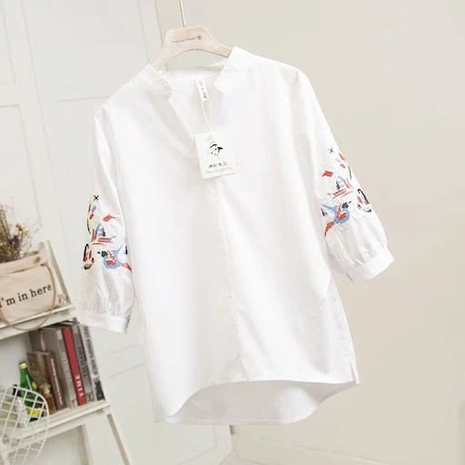 Title 5, Oversized 3/4 Sleeve Loose V-Neck Embroidered B...