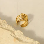 Anel de aço titânio masculino, elegante e durável. Ideal para uso diário ou presente especial, resistente e moderno. — foto 4
