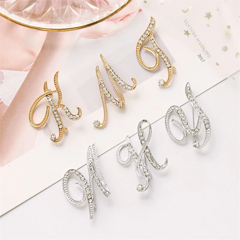 26 Spille Alfabeto Inglese con Diamanti Brilla con queste lettere scintillanti. Perfette per personalizzare il tuo stile e per un regalo speciale ed elegante. — foto 1