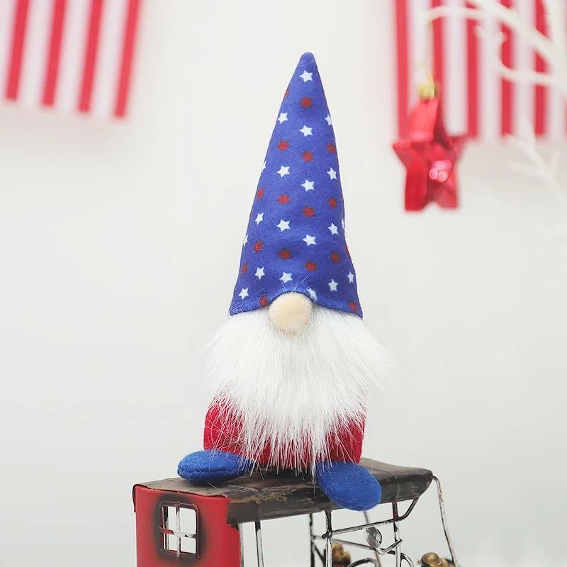 Boneca Elfo de Pé com Chapéu Pontudo Listrado Cinco Estrelas, ideal para decoração natalina, trazendo alegria e espírito festivo à sua casa. — foto 2