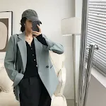 Gray blue