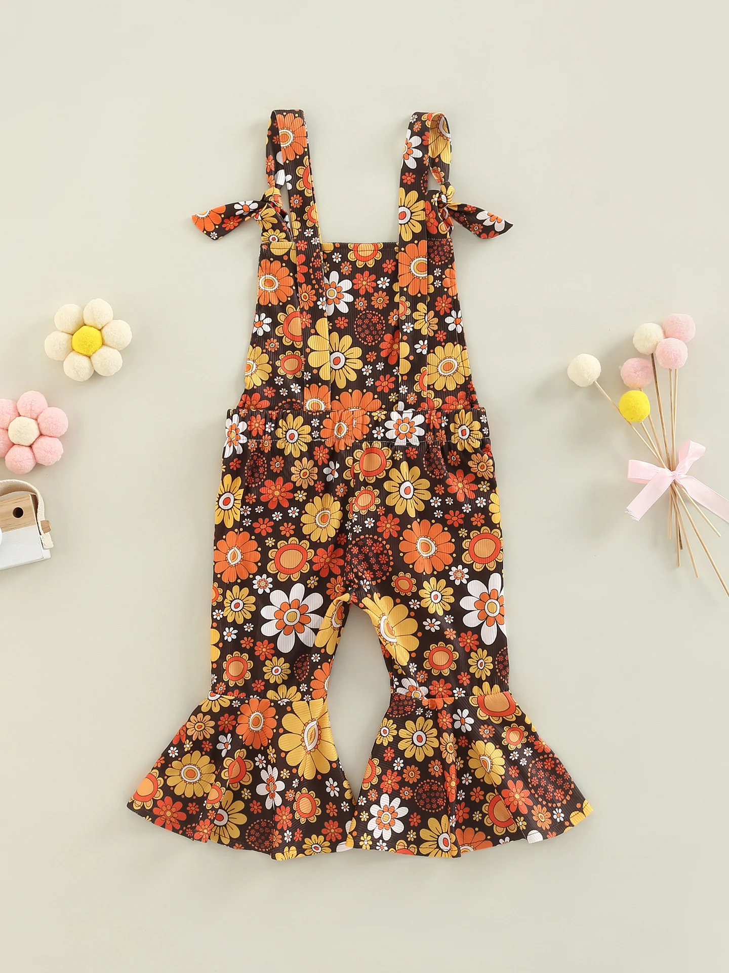 Macacão Infantil Pantalona Floral para Meninas - Conforto e charme em uma só peça! Perfeito para brincar e arrasar, ideal para diversas ocasiões. — foto 3