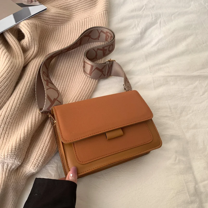 Title 1, Fashion Casual Retro Simple Messenger Bag
