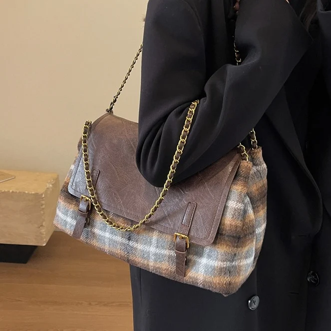 Title 6, New Retro Chain Large Capacity Womens Shoulder...