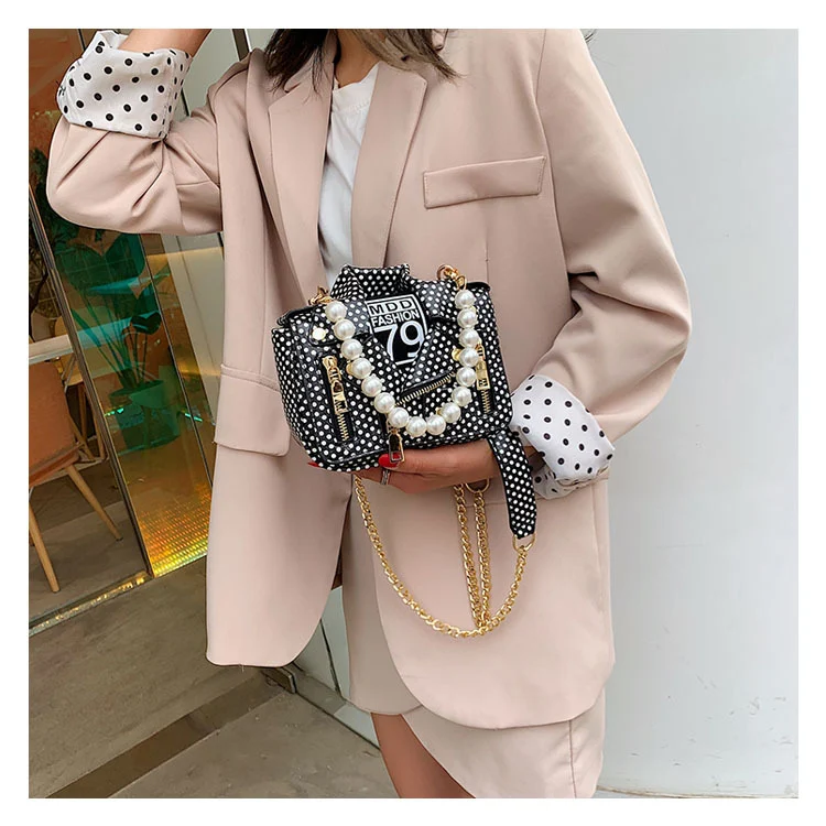 Title 20, Bolsa de mão com pérolas para roupas Adicione u...