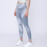 Tie dyed Capri tights for a comfortable and vibrant style. Perfect for yoga, sports or a casual, eye-catching look. — photo 3