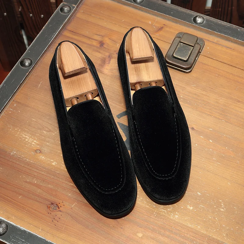 Scarpe da parrucchiere traspiranti e alla moda per uomo, sneakers basse. Comode, stilose e perfette per il lavoro quotidiano. — foto 7