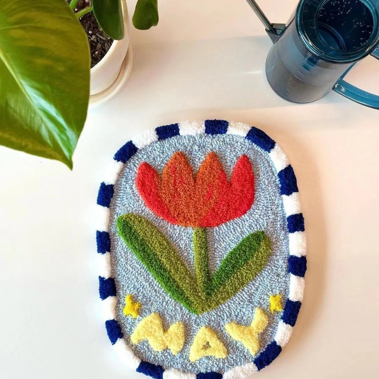 Descanso de copo de fio de lã com design de tulipa Pokémon, fofo e divertido, protege suas superfícies com um toque de desenho animado. — foto 3