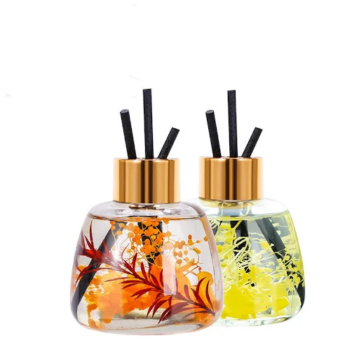 Title 8, Perfumy do samochodu oraz akcesoria dekoracyjne...
