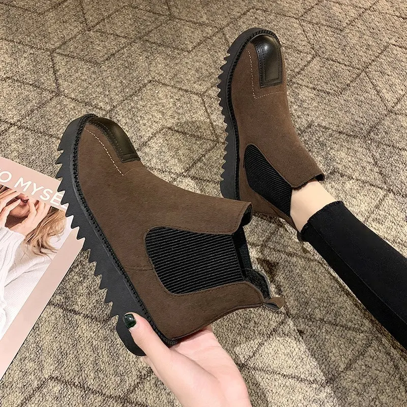 Women's flat bottom short tube cotton boots with thick soles, providing comfort and warmth for everyday wear and a styli — photo 1
