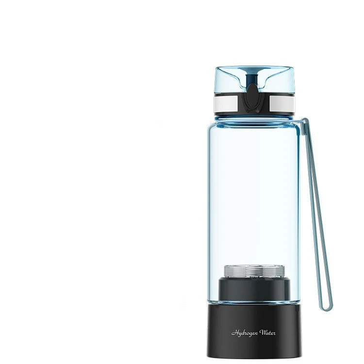Vaso de agua enriquecida con oxígeno y rico en hidrógeno, separación H2 y O2, promueve la hidratación y bienestar con agua saludable. — foto 2