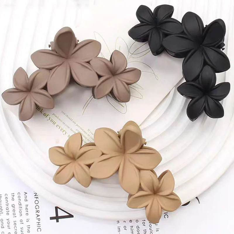Prendedor de cabelo updo combinando com tudo, flores fosco, acessório para cabelo. Crie penteados elegantes e rápidos para qualquer ocasião. — foto 8