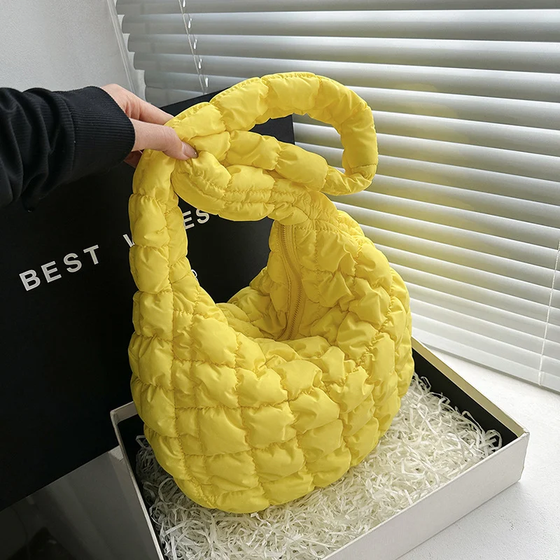 Gepersonaliseerde Lichtgewicht en Ruime Fashion Cloud Geplooide Big Bag voor Dames. Draag al je benodigdheden in stijl en comfort. De perfecte tas! — foto 15