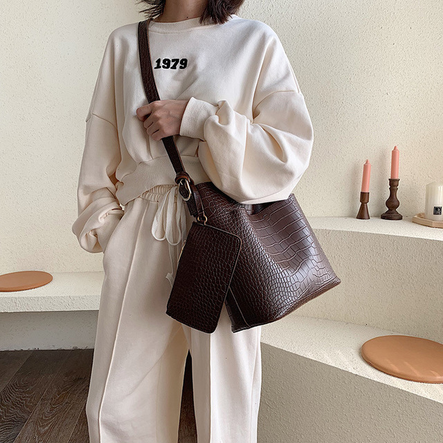 Bolsa Bucket de Um Ombro, Design Moderno e Elegante, Ideal para Mulheres com Amplo Espaço Interno, Perfeita para o Uso Diário e Versátil — foto 3