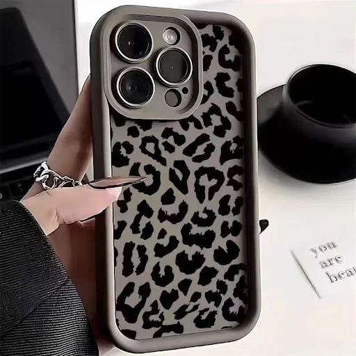 Title 4, Capa de celular com estampa de leopardo preto N...