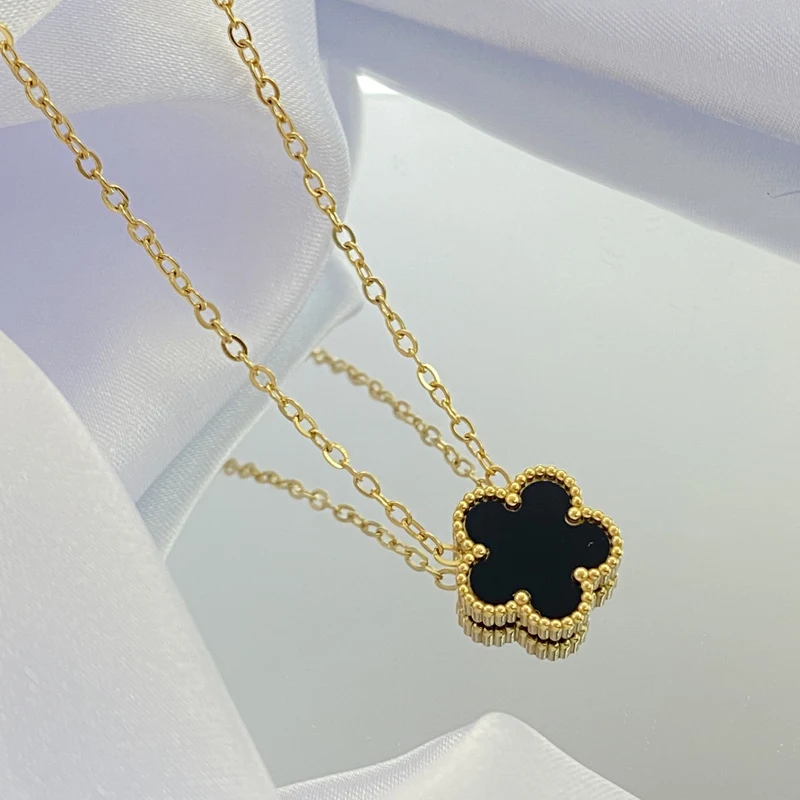 Title 13, Colar Lucky Girl com pingente de barriga de por...