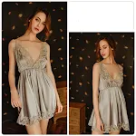 Camisola de cetim com decote em V profundo e renda sólida, para noites elegantes e confortáveis, perfeita para dormir e relaxar em casa. — foto 1