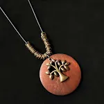 Colar longo feminino vintage de algodão, linho e liga de madeira com folhas, acessório elegante e charmoso para complementar seu visual. — foto 8