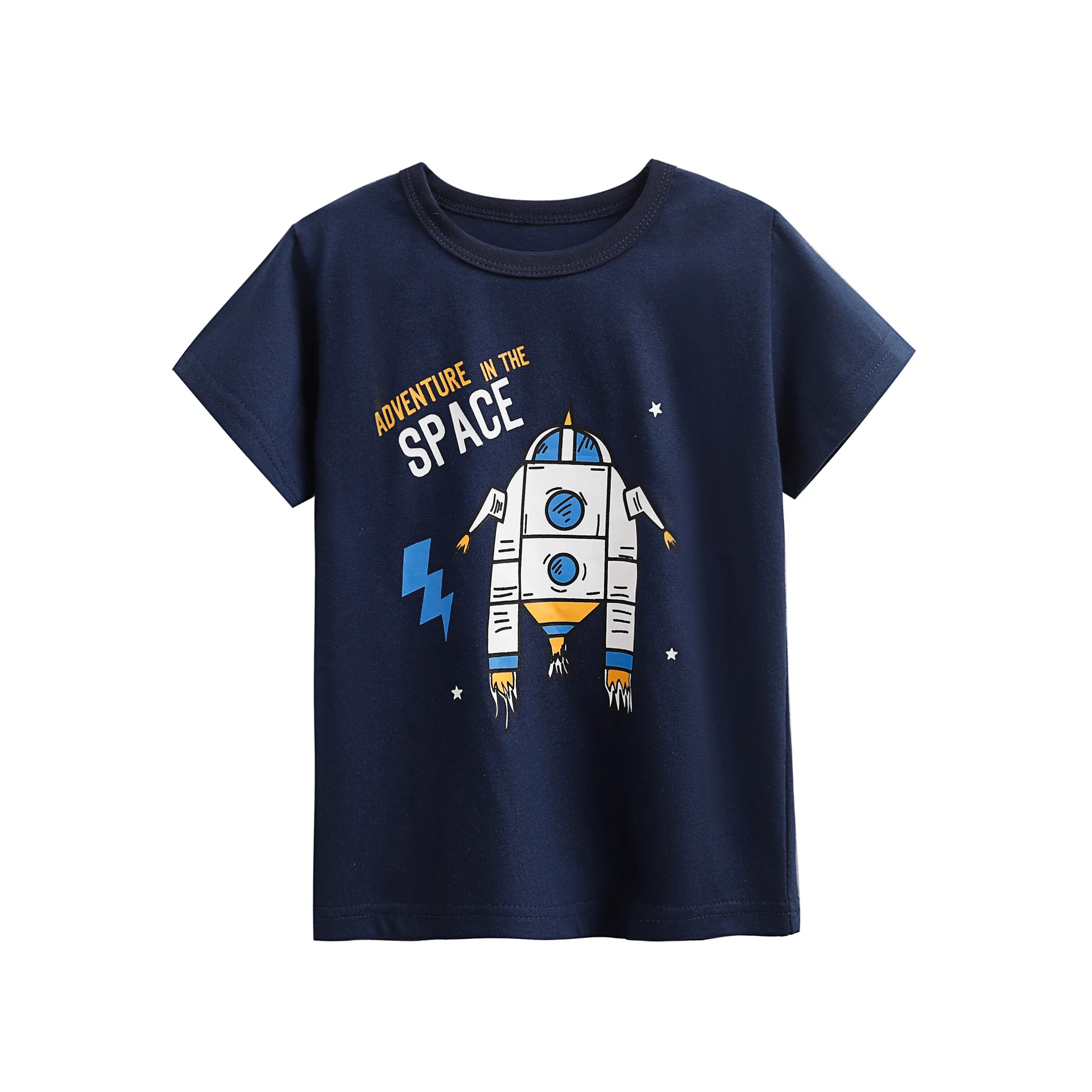 Camiseta de gola redonda com estampa de desenho animado de manga curta. Conforto e estilo para o dia a dia. Perfeita para um visual casual e descontraído. — foto 3