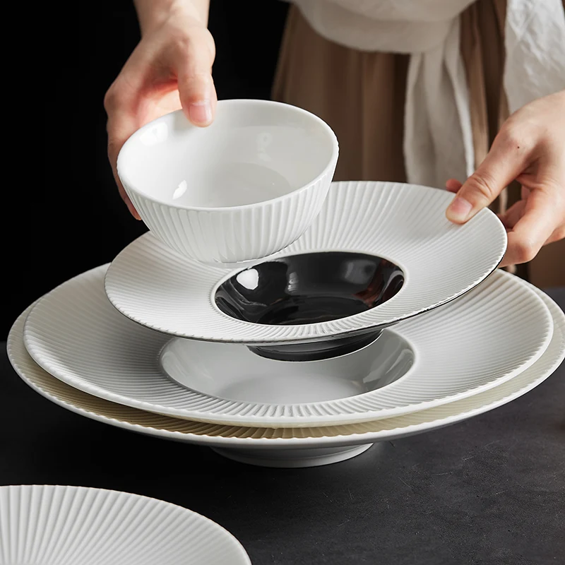 White Creative Breakfast Straw Hat Plate. Enjoy your meals with style and sophistication. Unique design perfect for enha — photo 8