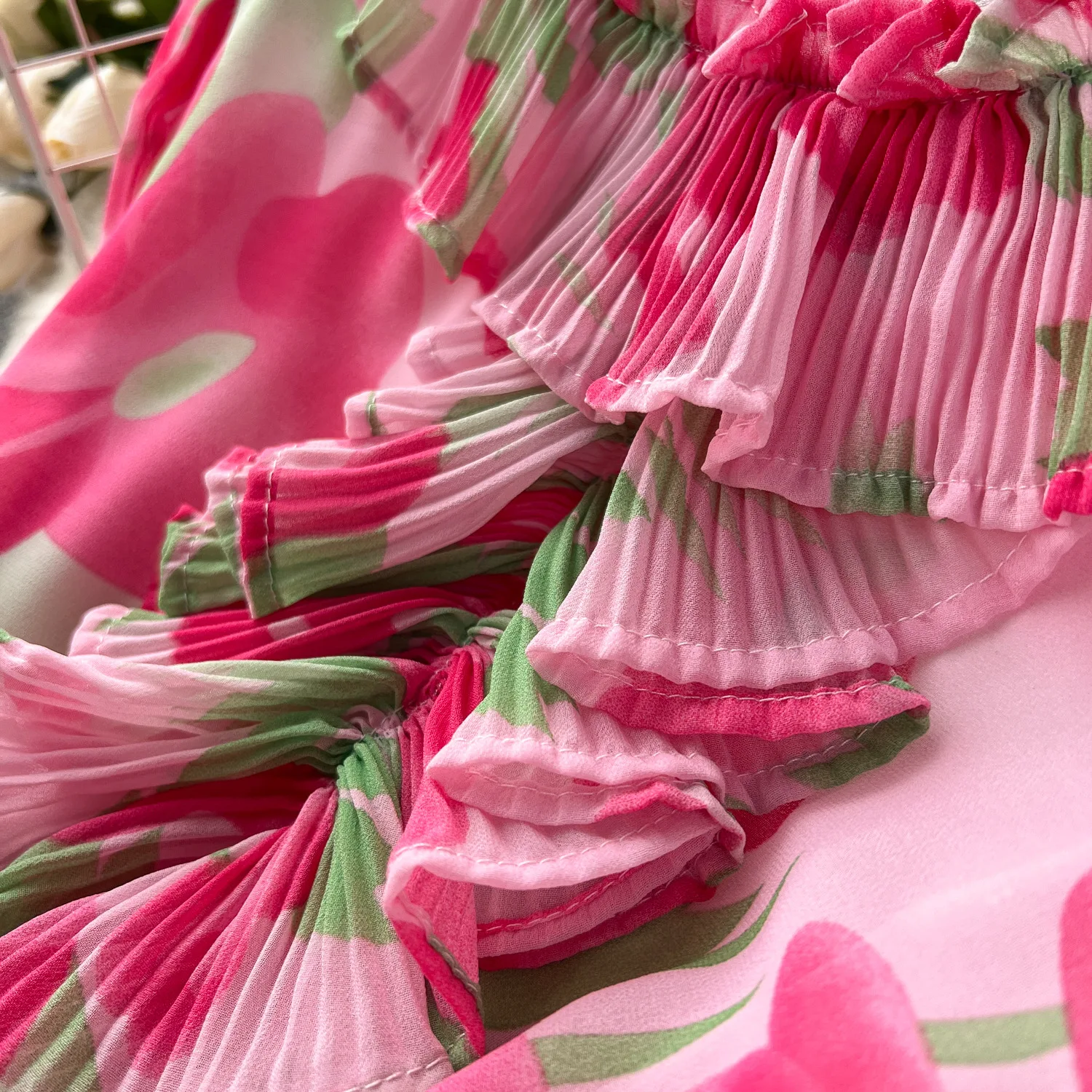 Title 6, Gonna a pieghe in chiffon stampato di media lun...
