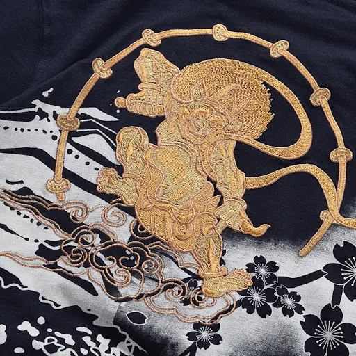 Title 7, Camisa bordada de Oni Golden
