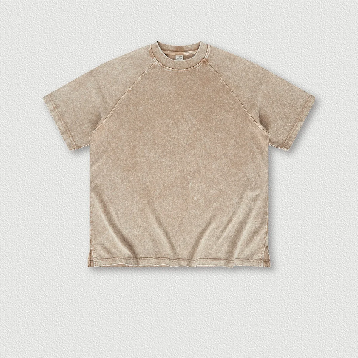 T-shirt da uomo con maniche corte divise raglan, tinto con cera e lavabile, perfetto per comfort e stile, facile da curare — foto 7