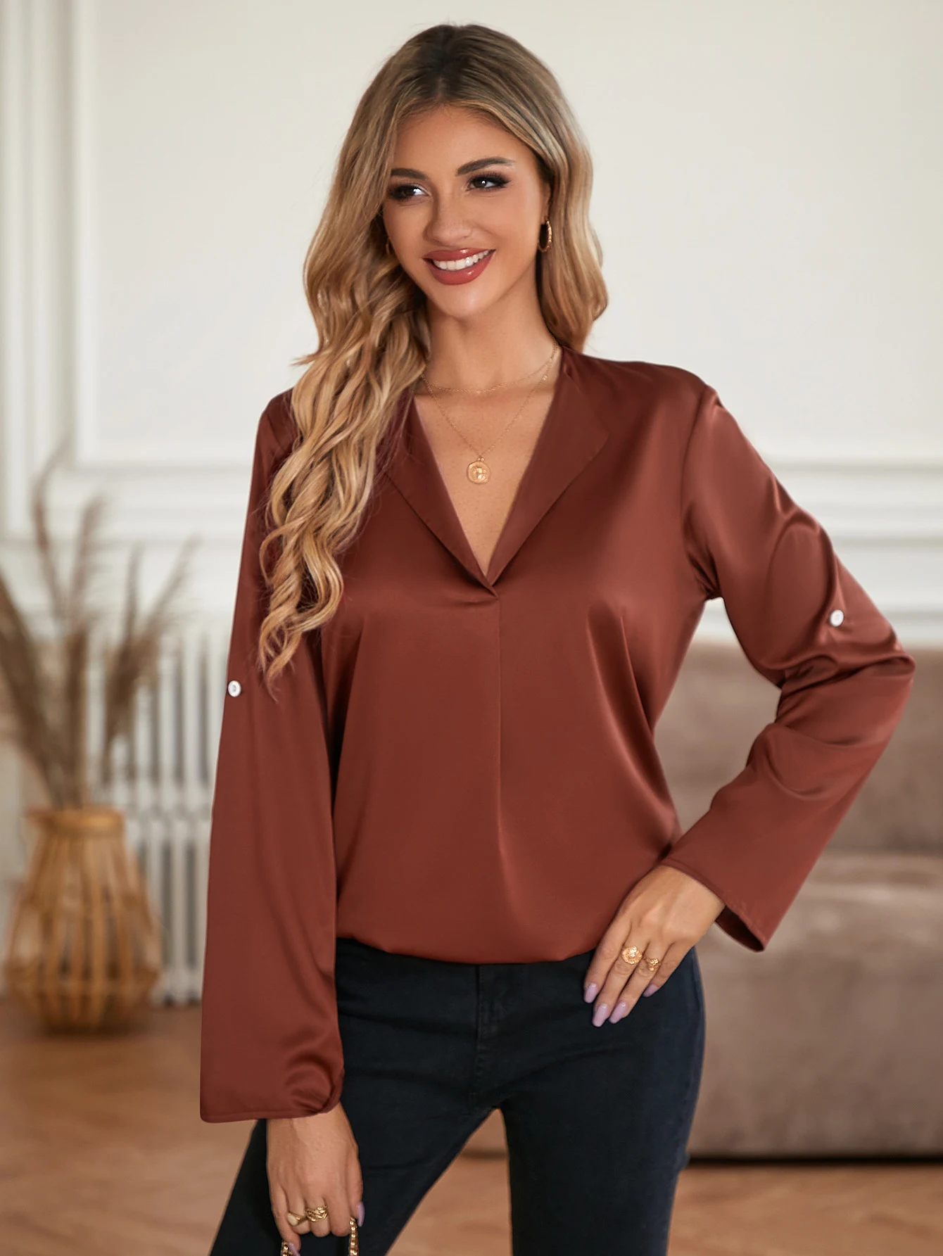 Title 4, Womens V-neck Loose Long Sleeve Top. Experienc...