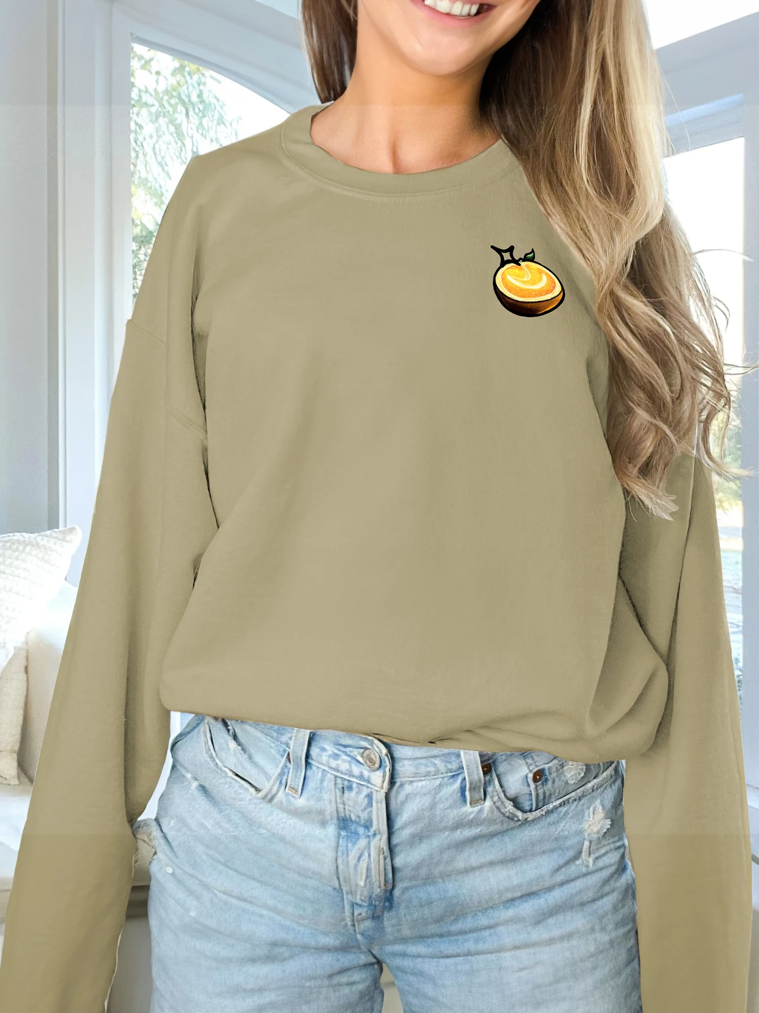 Moletom feminino de manga longa com estampa, ideal para um visual casual e confortável, perfeito para diversas ocasiões. — foto 4