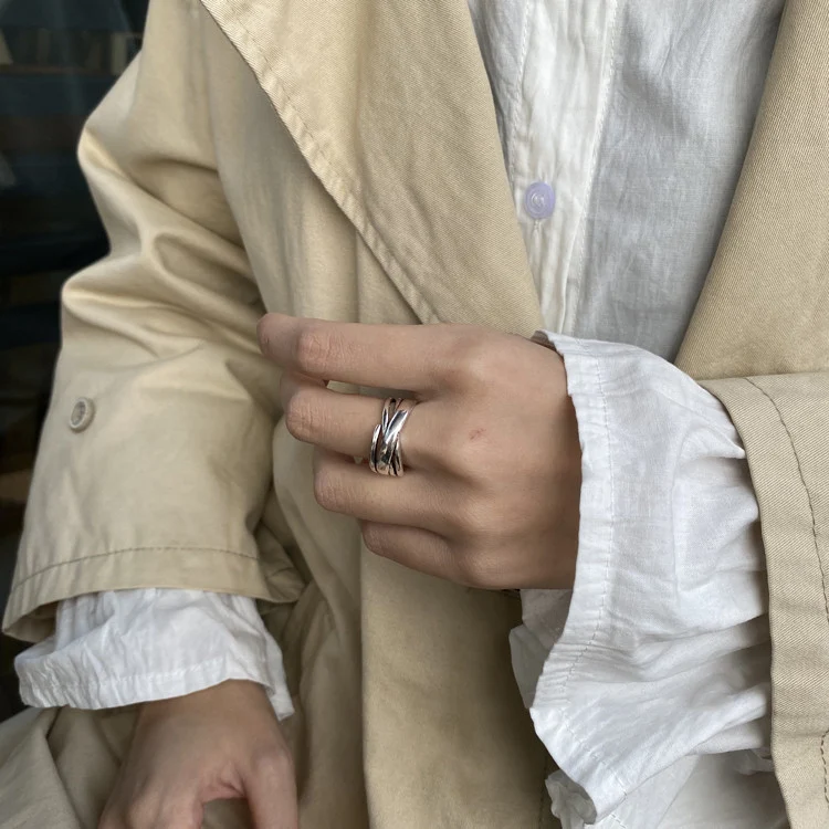 Anillo Ajustable con Diamantes y Diseño Cruzado Estilo Frío para Mujer Anillo de Dedo Índice Perfecto Elegancia y Brillo — foto 39