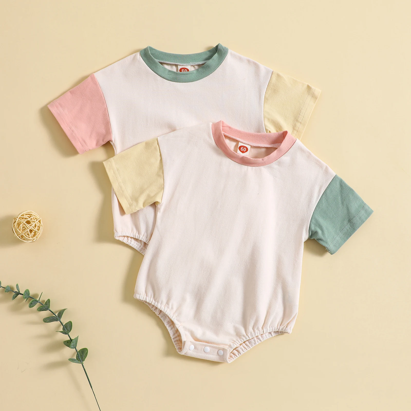 Baby Romper Effen Kleur met Stiksels Korte Mouw — Comfortabel en stijlvol voor je baby, ideaal voor dagelijks gebruik — foto 2