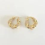 Brincos de Zircônia Elegantes Design com senso delicado. Joia feminina ideal para presente ou uso diário, realçando a beleza. — foto 2