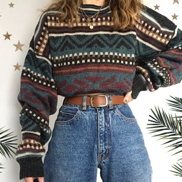 Women's Elegant Inner Match Knitted Round Neck Pullover Sweater. A versatile and stylish sweater, perfect for layering a — photo 4