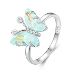 Anel feminino de prata esterlina S925 com cristal e borboleta iridescente. Design original, joia elegante e delicada. — foto 3