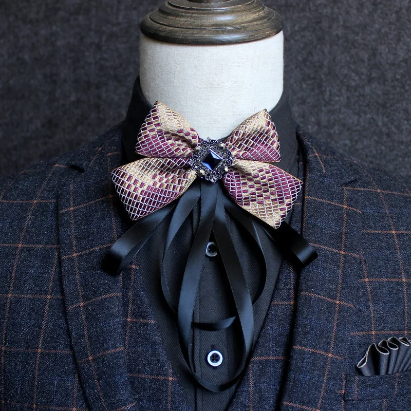 Flor de Colarinho Masculina Britânica Exagerada. Destaque-se com esta flor de design único, adicionando um toque de sofisticação e estilo ao seu visual. — foto 10