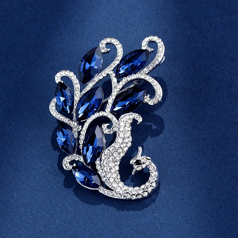 Spilla Fenice Cristallo Blu Donna Lega Diamante. Ornamento scintillante, accessorio sofisticato per abiti e camicette, aggiungi un tocco di classe — foto 3