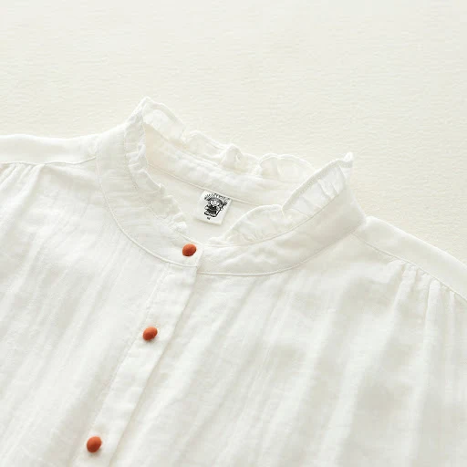 Title 17, Camisa branca de manga comprida com fio de algo...