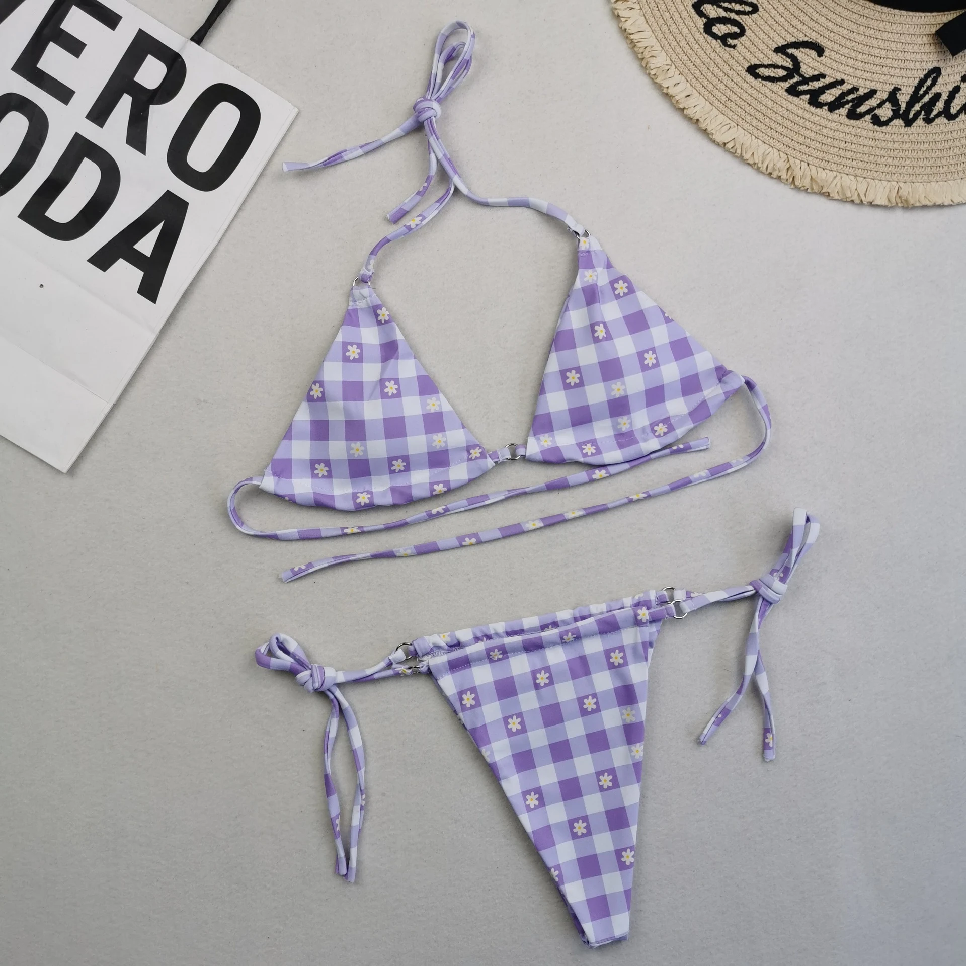 Biquíni estampado de cintura com cordão, traje de banho triangular, ideal para praia e piscina. Conforto e estilo para seus dias de sol e verão. — foto 37