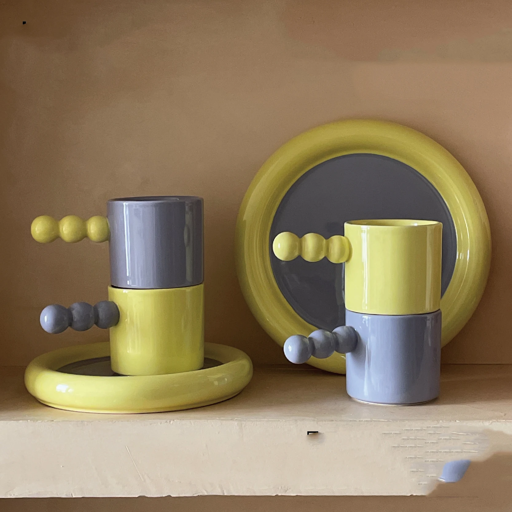 Title 5, Two-color Straight Bead Coffee Cup Ins Style, a...
