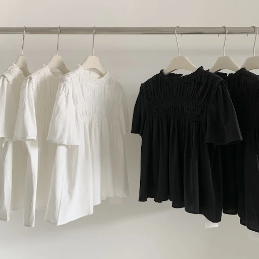 Title 14, Cute Youth-looking Round Neck Pleated Doll Shir...