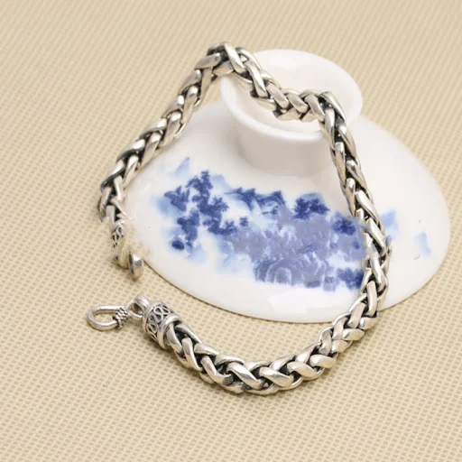 Title 4, Pulseira de padrão de paz torção