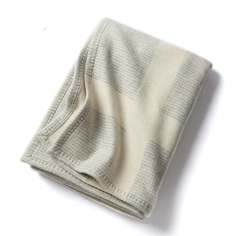 Thousand-bird Lattice Wool Blanket, perfect for sofa, naps, office, and air conditioning, offering warmth and comfort. — photo 4
